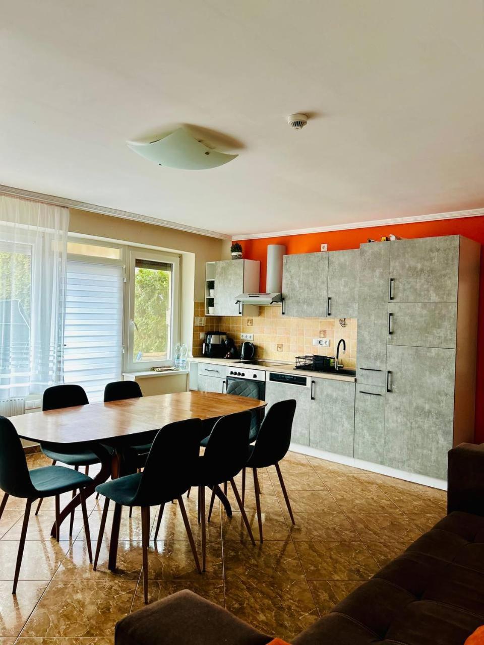 Rose Vip Apartman Villa Hajdúszoboszló Buitenkant foto